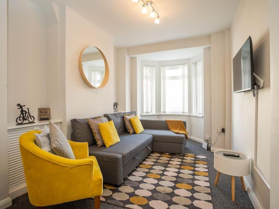 Cozy Townhouse, Walking Distance To Belfast City Exterior foto